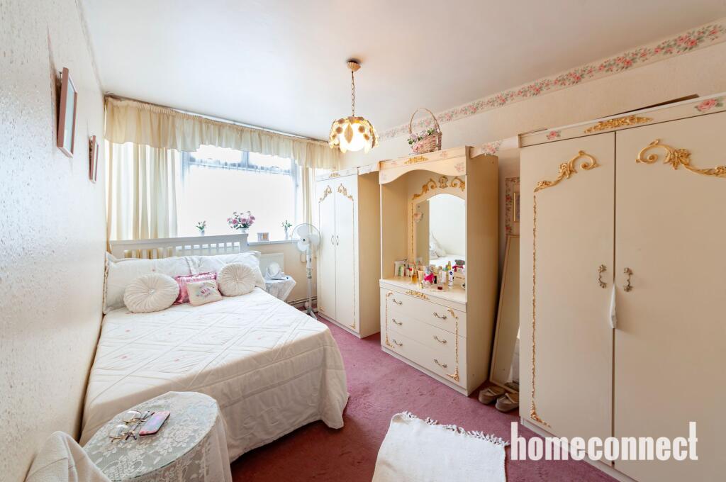 Carron Close, London, E14 - View 2