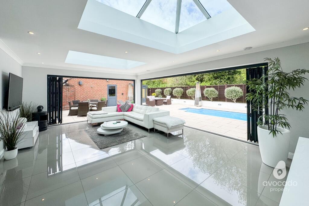 House in Shinfield - View 4