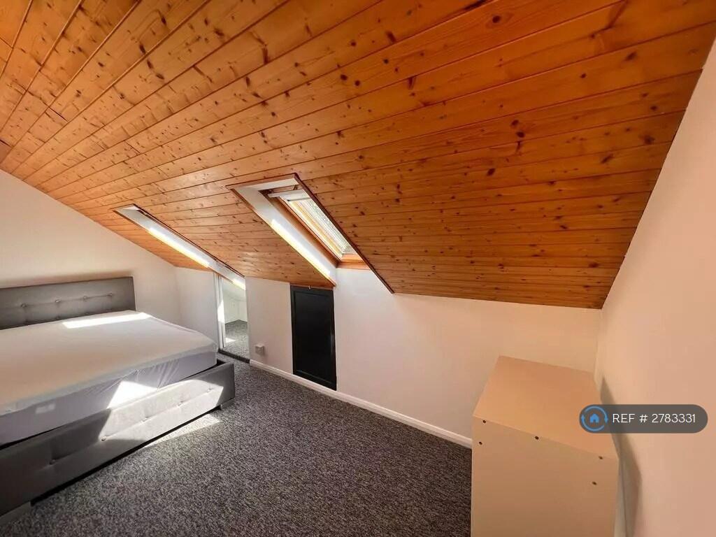 6 bedroom terraced house for rent
