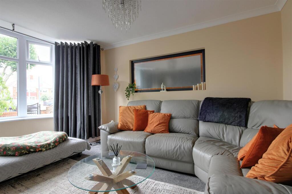 House in Hull - View 2