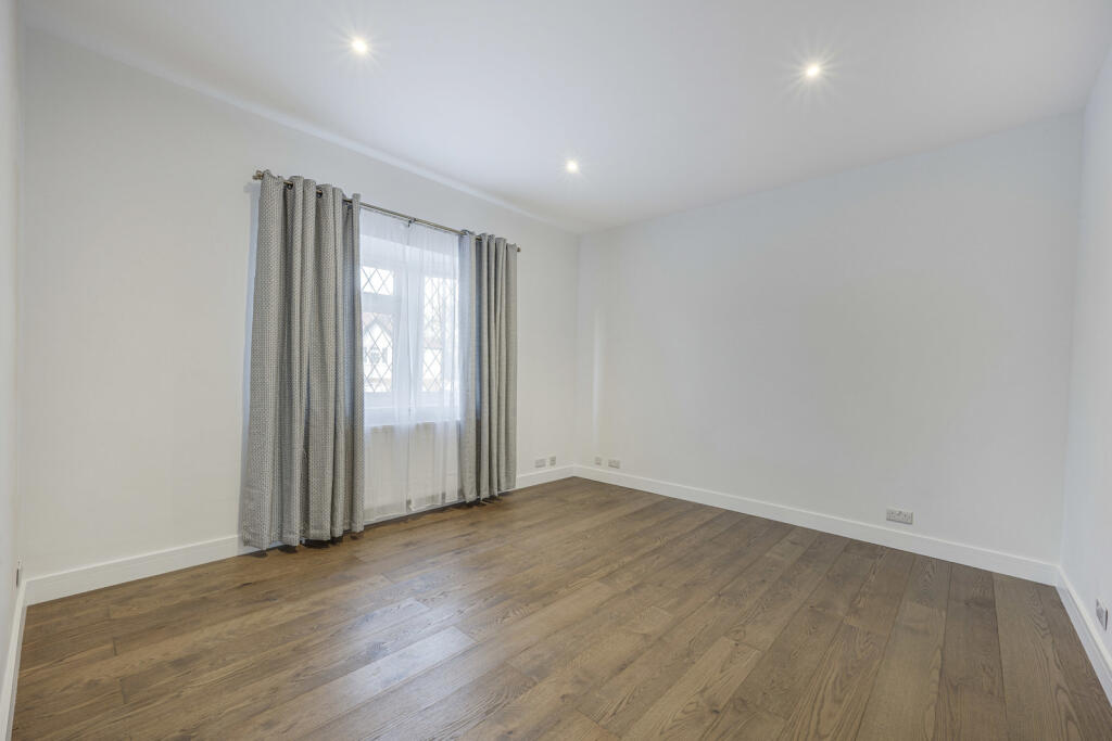 Apartment in London, Motspur Park - More