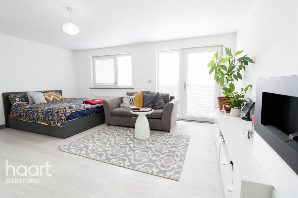 Apartment in Dartford - View 5