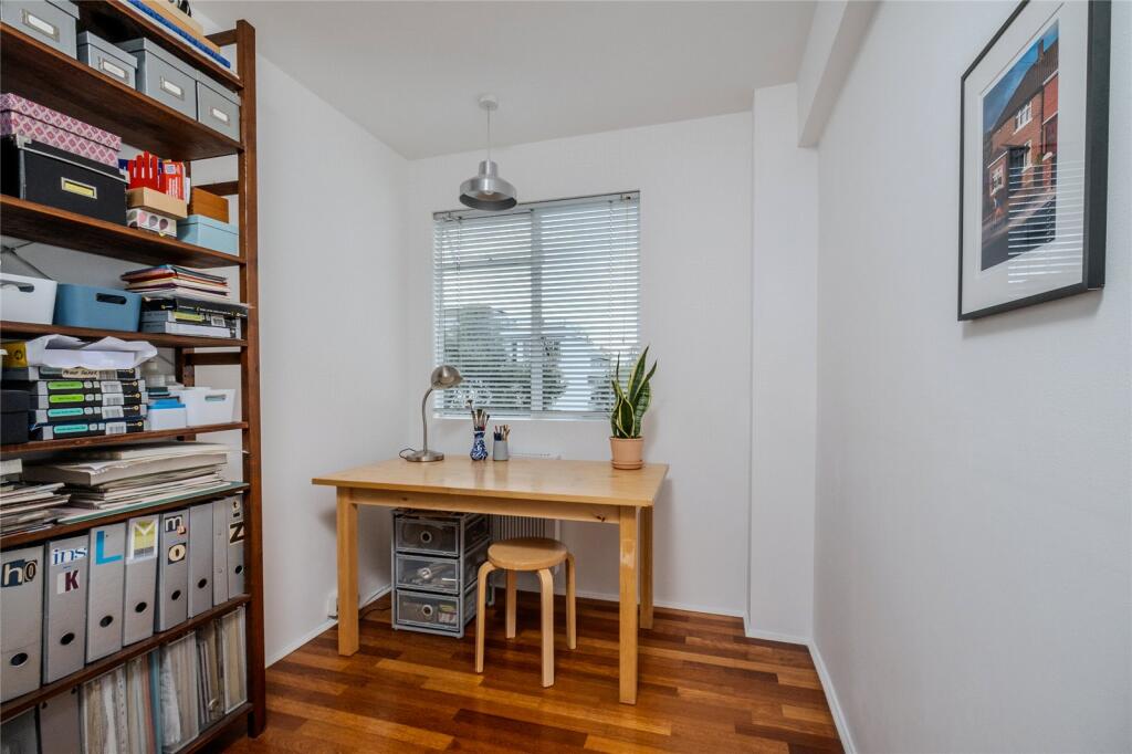 Apartment in London - View 5