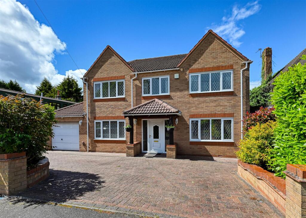 Main image of property: 58 Buckingham Road, Penn, Wolverhampton, WV4 5TJ