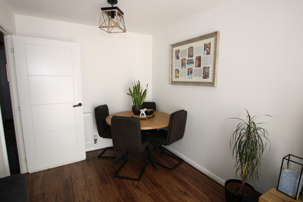 Craven Way, Navenby, LN5 photo 4