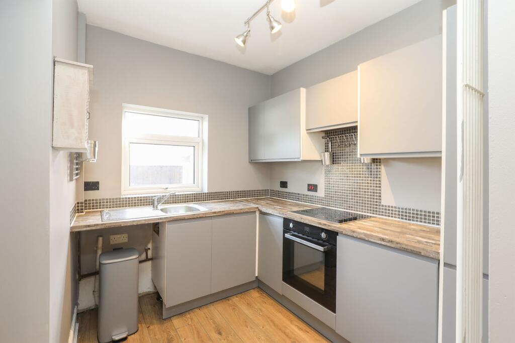 House in Chesterfield, Derbyshire - More