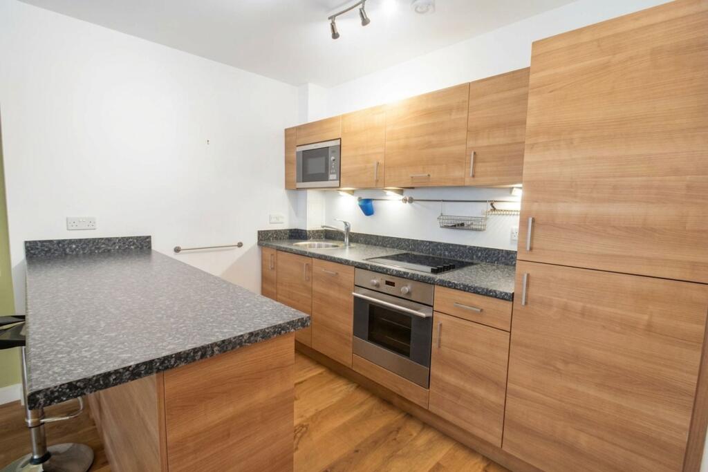 Apartment in Southall - View 2