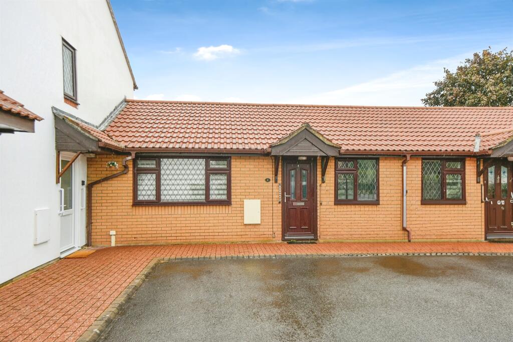 2-bed terraced on Cherry Tree Court, Calne, £185,000