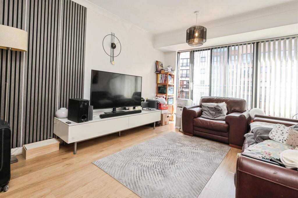 Apartment in Birmingham, Rea Valley, Digbeth - View 4