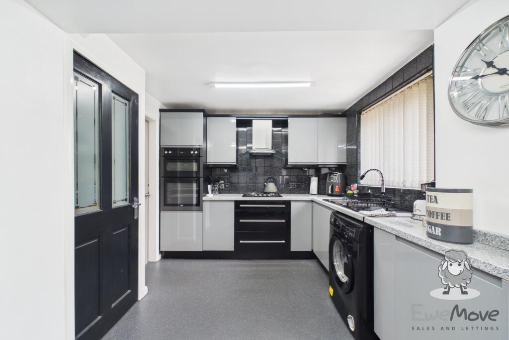 House in St Helens, Sutton - View 5