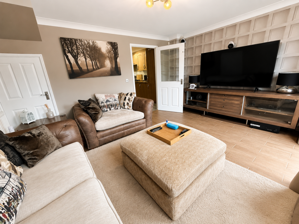 House in North Tyneside, North East - More