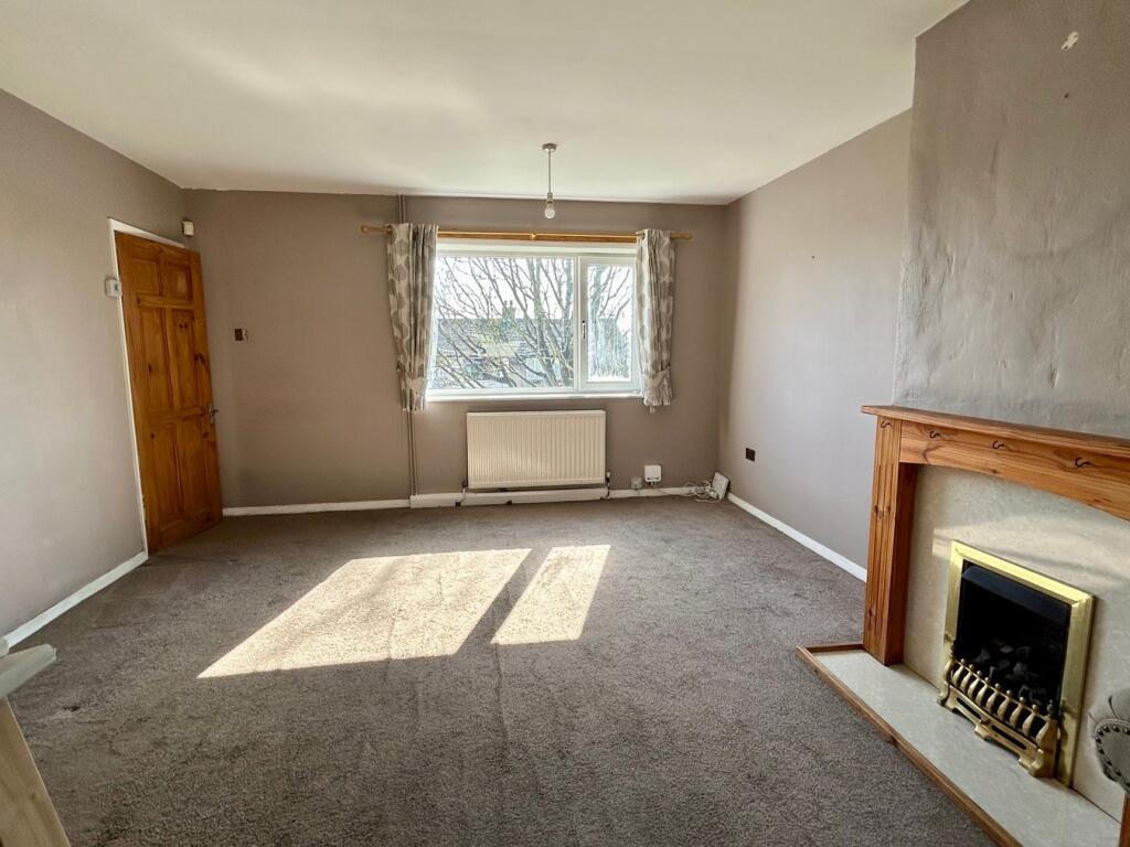 Whin Knoll Avenue, Keighley, BD21 photo 2