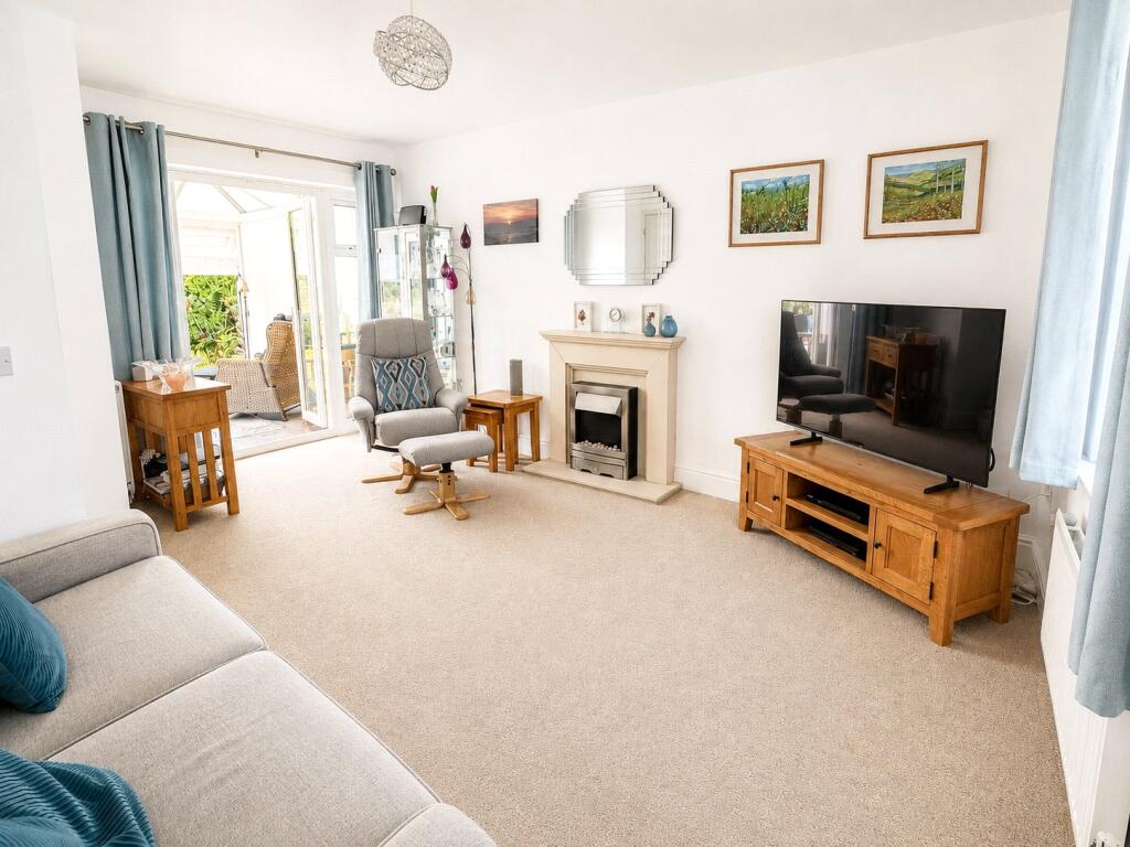 Rickard Gardens, Hellingly, Hailsham, East Sussex, BN27 photo 4
