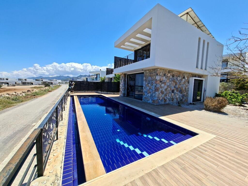 Main image of property: Bahçeli, Girne
