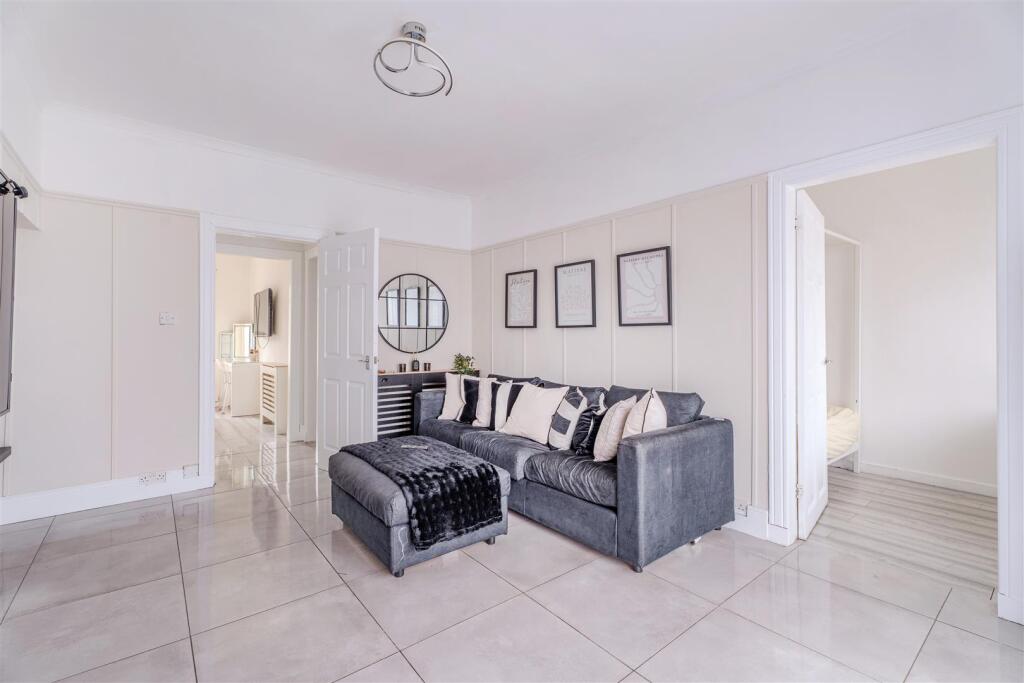 Apartment in Glasgow - More