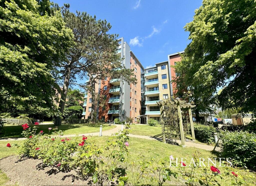 Main image of property: Parkstone Road, Poole, BH15