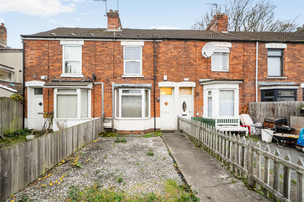 2-bed terraced on Churchill Grove, Hull, HU5 2, £60,000