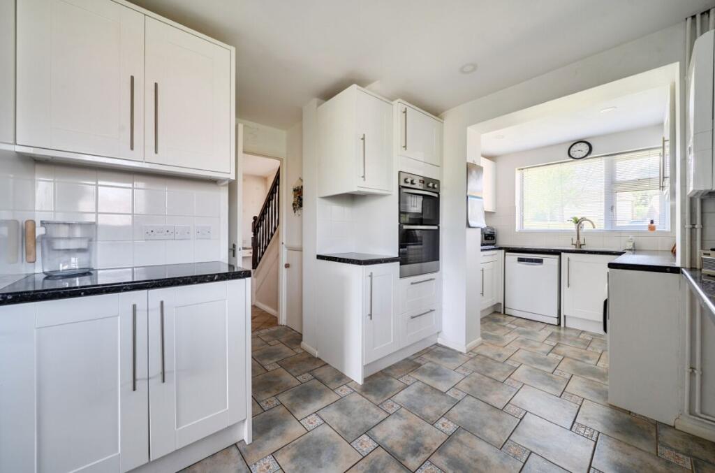 House in Milton Keynes, Brickhill - View 2