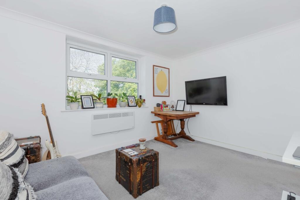 Broadwater Road, Worthing, BN14 photo 4
