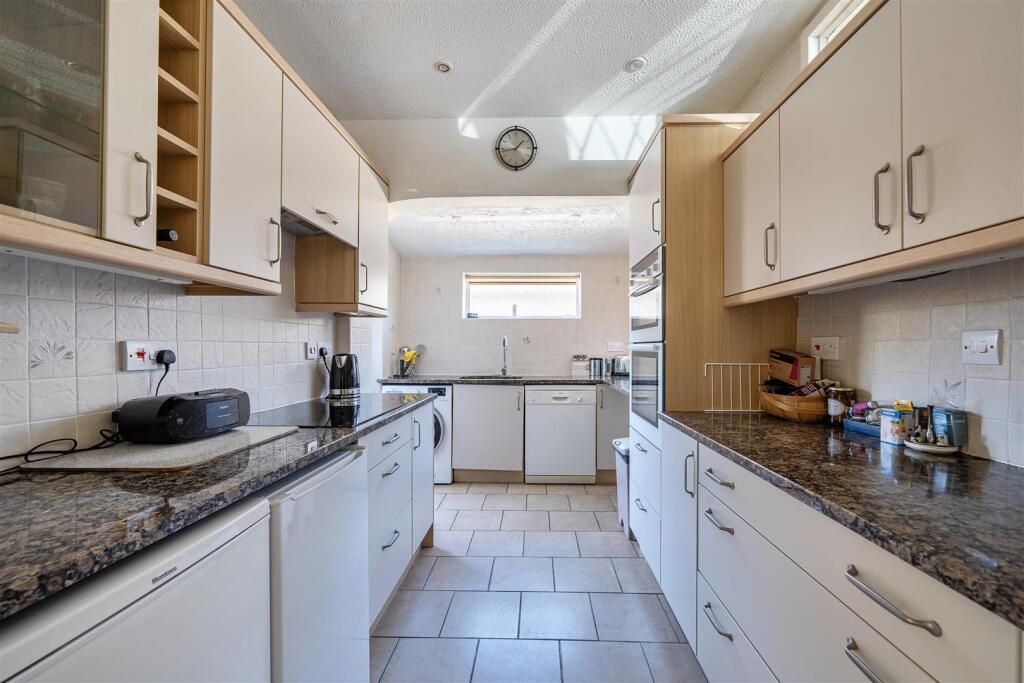 Langdale Road, Stourport-On-Severn - View 3