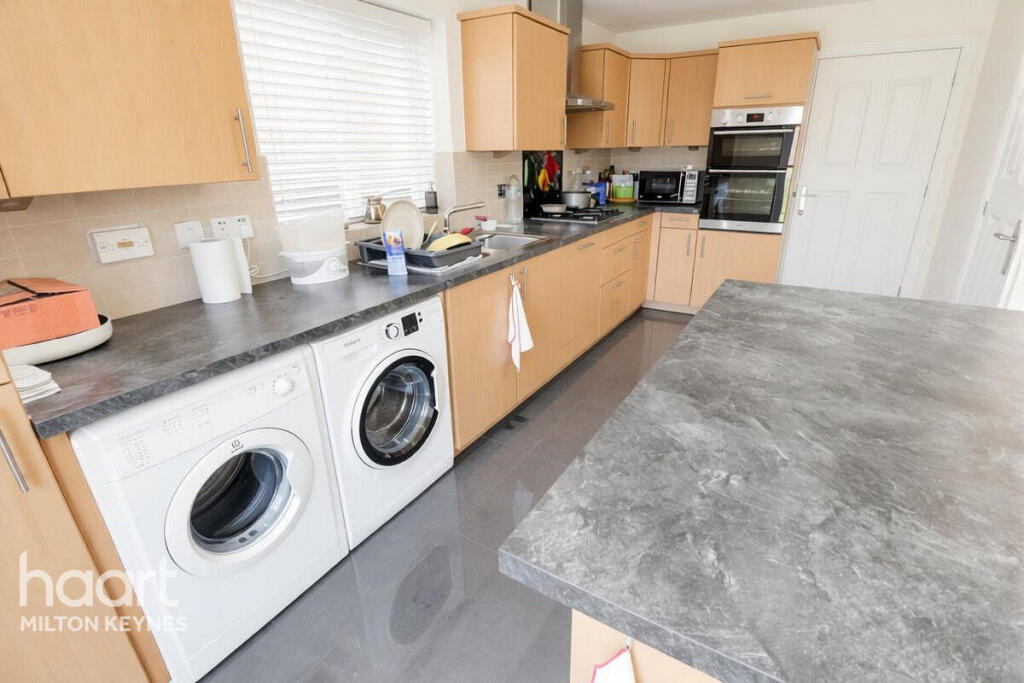 House in Milton Keynes, Shenley Church End - More