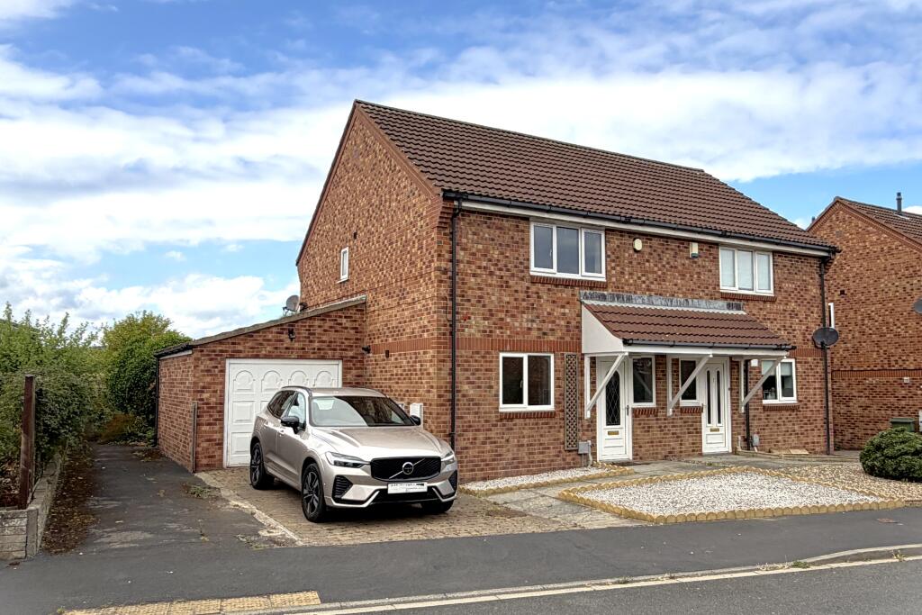 Main image of property: 5 Drake Close, Whitby, North Yorkshire, YO21 1RG