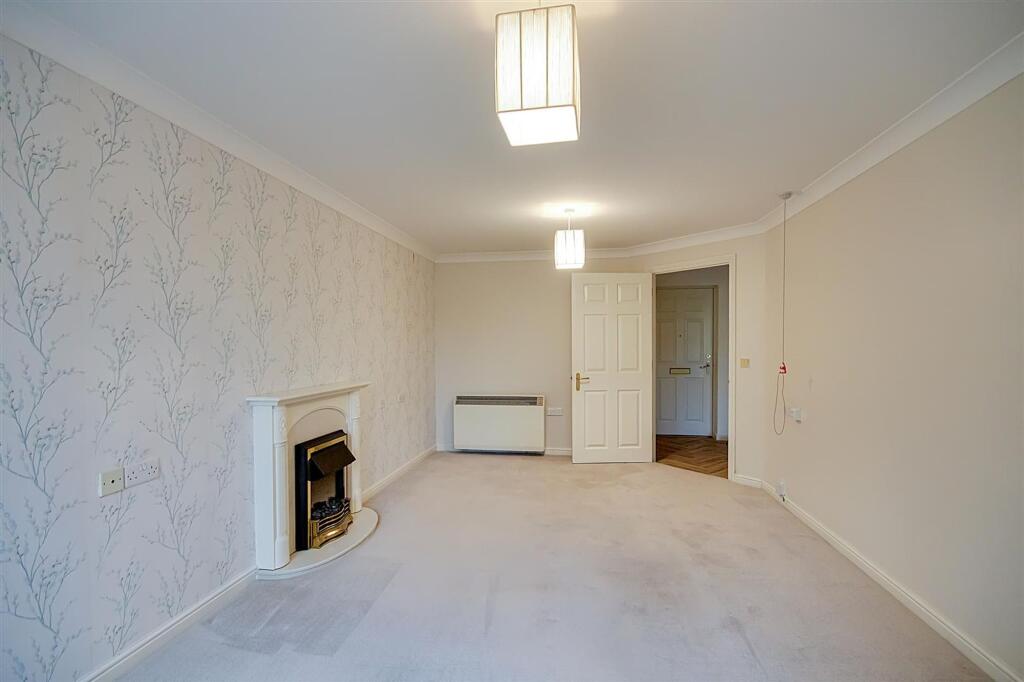 Apartment in Brighton - View 3