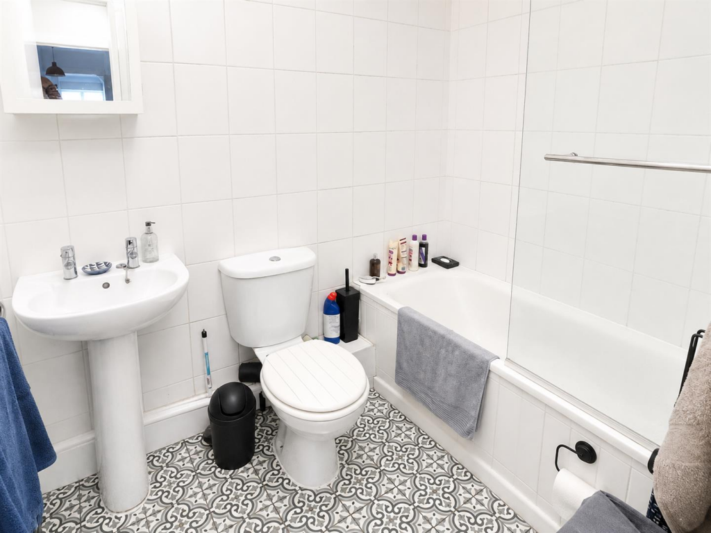 Apartment in Brighton - View 5