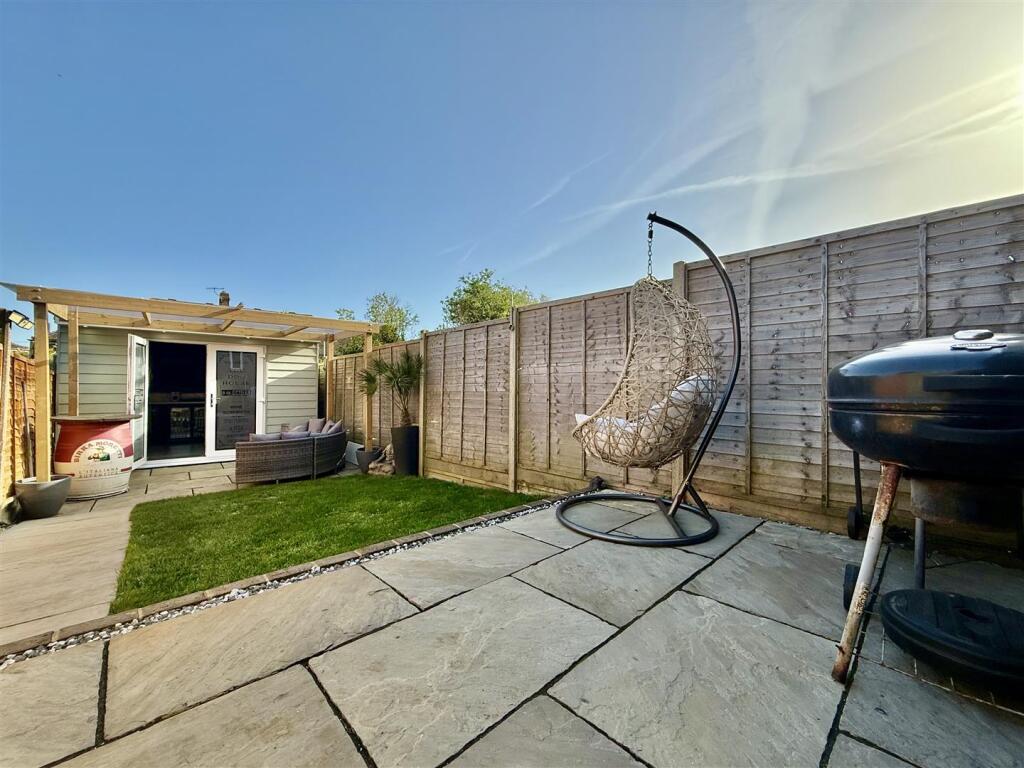 Summersdeane, Southwick, Brighton photo 3