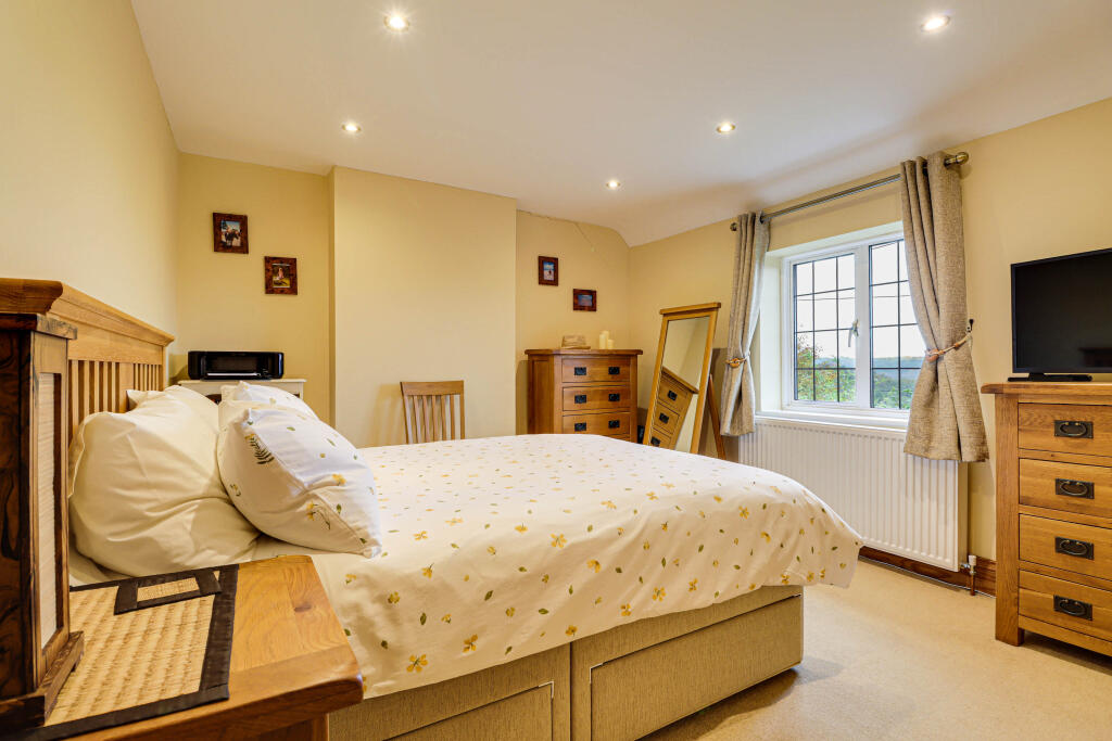 Additional image 11 of Tewin Hill, Tewin, Welwyn, AL6 0LJ