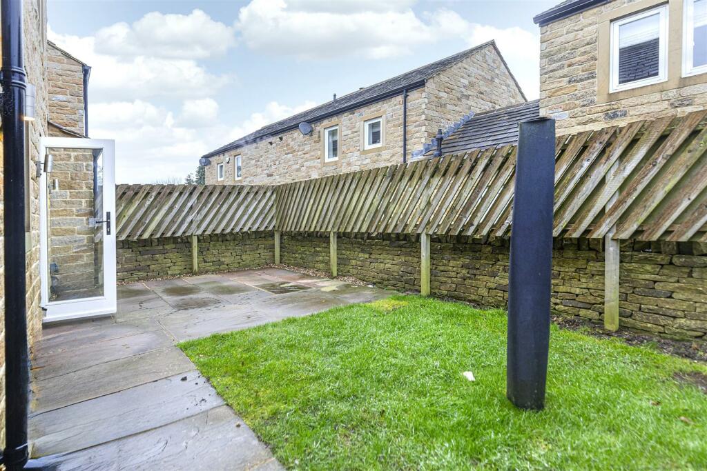 Beech Court, Farnley Tyas photo 4