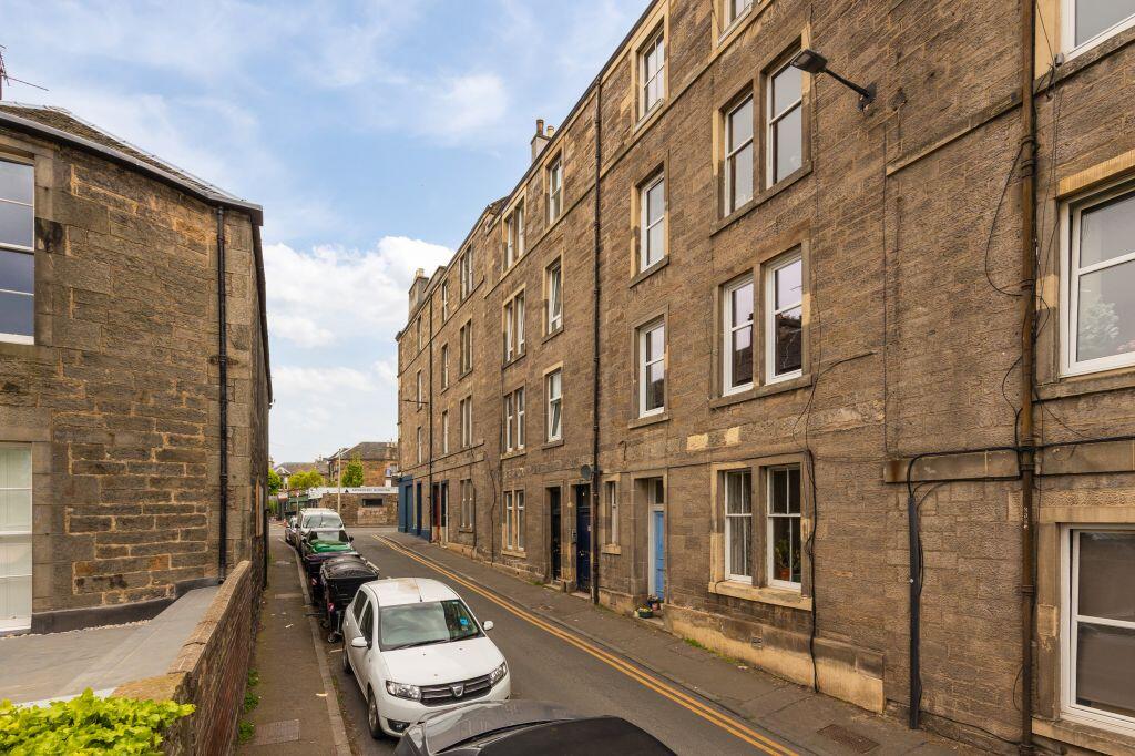 Main image of property: 84/1 Hawthornvale, Edinburgh, EH6 4JX