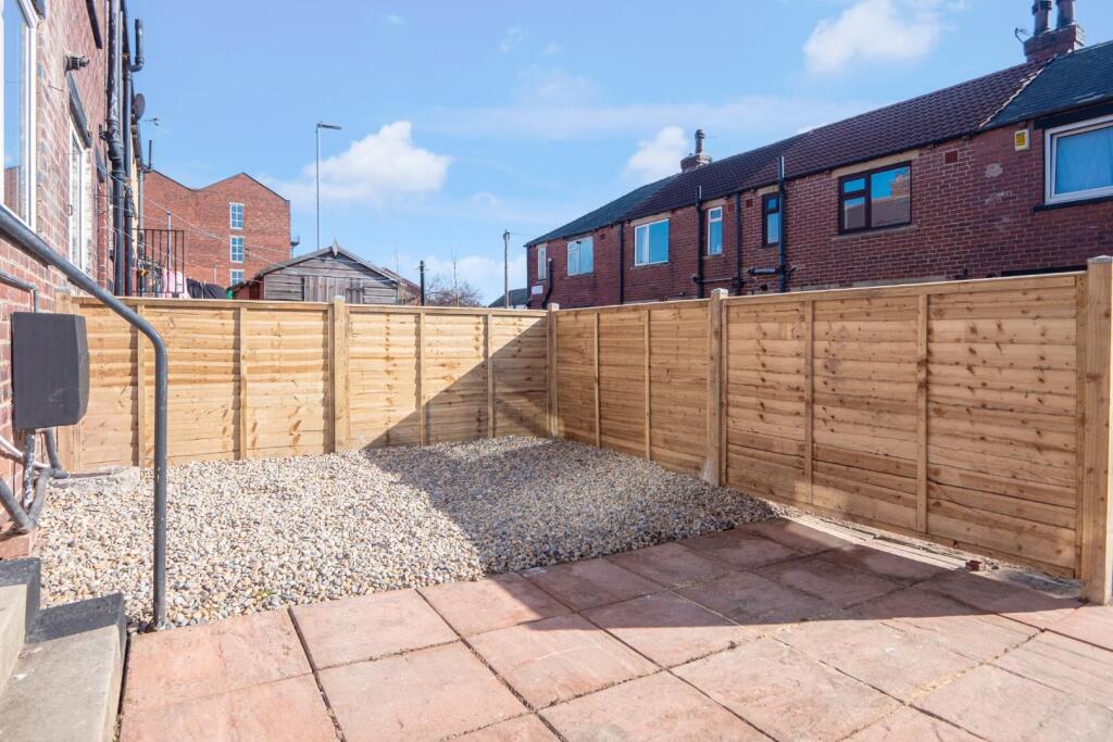 House in Leeds, Bradley Hill, Swinnow - View 4