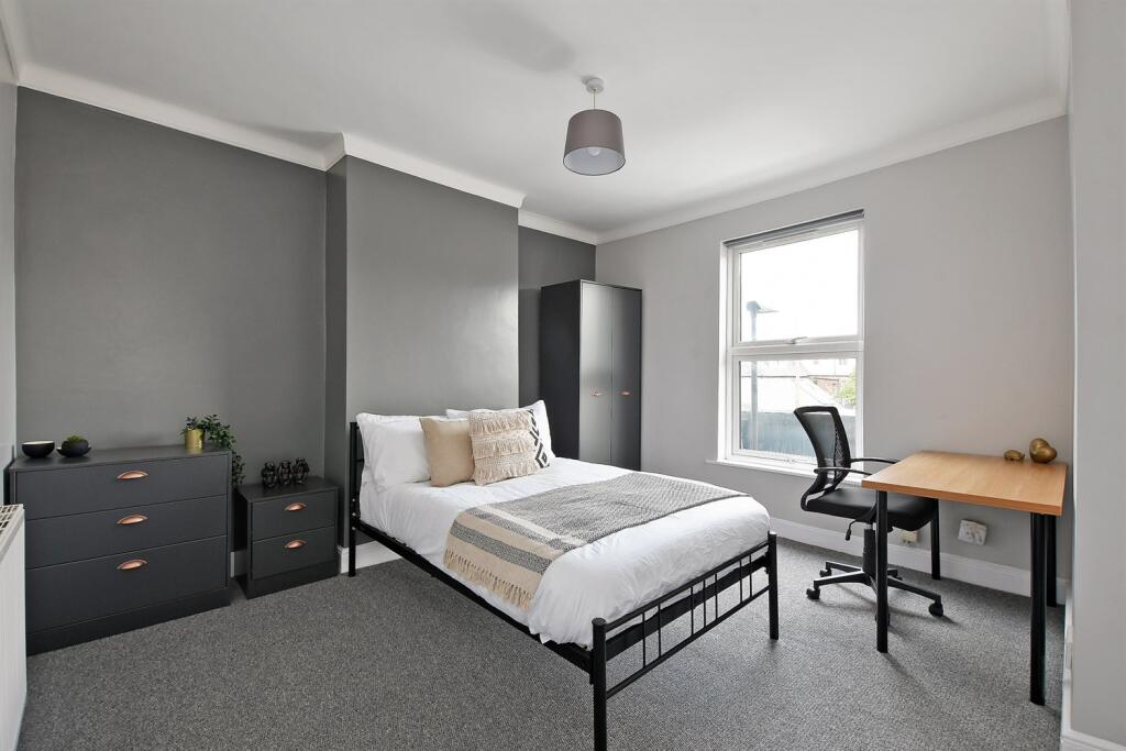 Apartment in Sheffield, Little Sheffield, Highfield - View 4