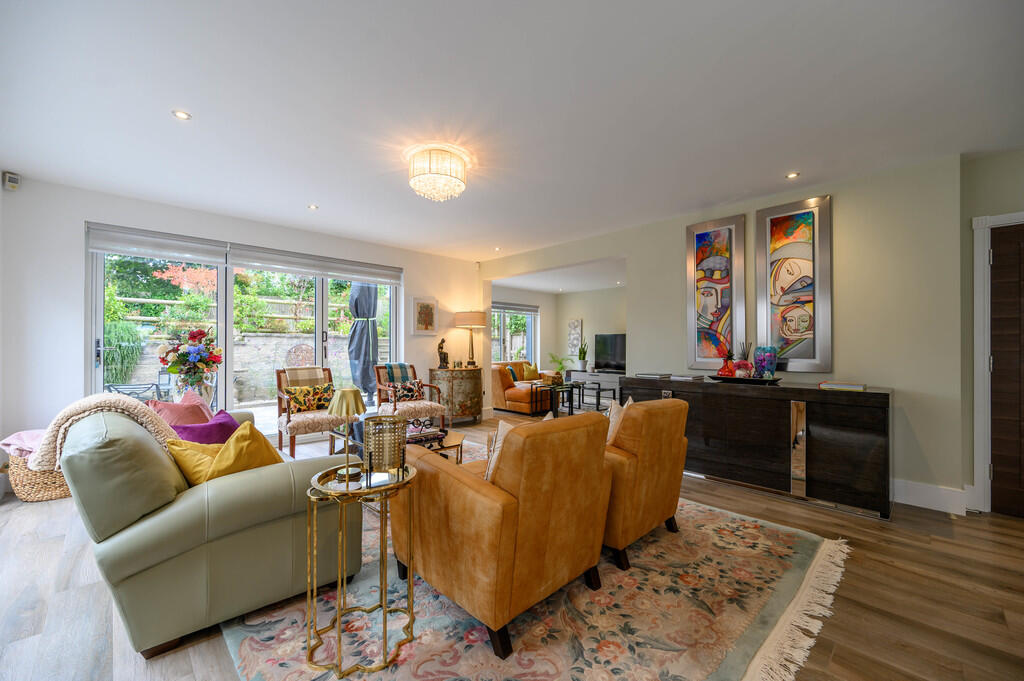 House in Nottingham, Bramcote - More