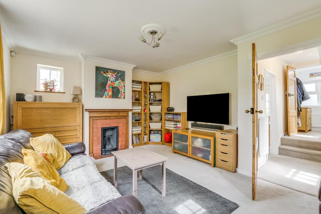 House in Welwyn Hatfield, Hertfordshire - View 5