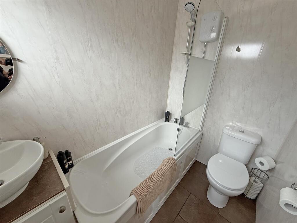 House in North Tyneside, Chirton - More