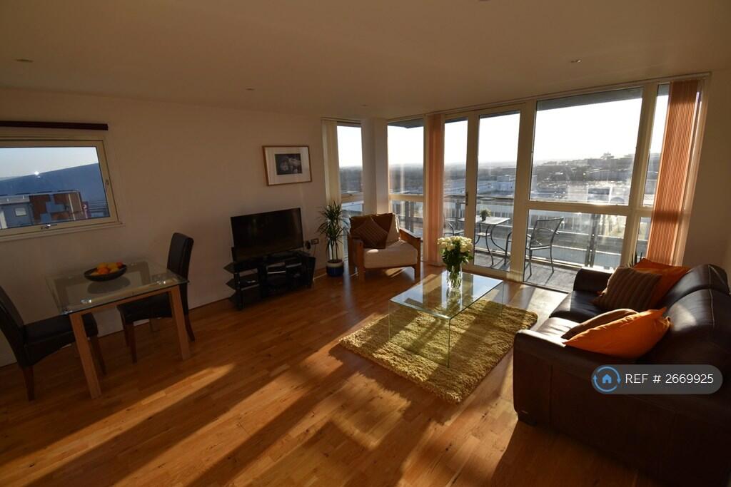 Main image of property: Lower Twelfth Street, Milton Keynes, MK9