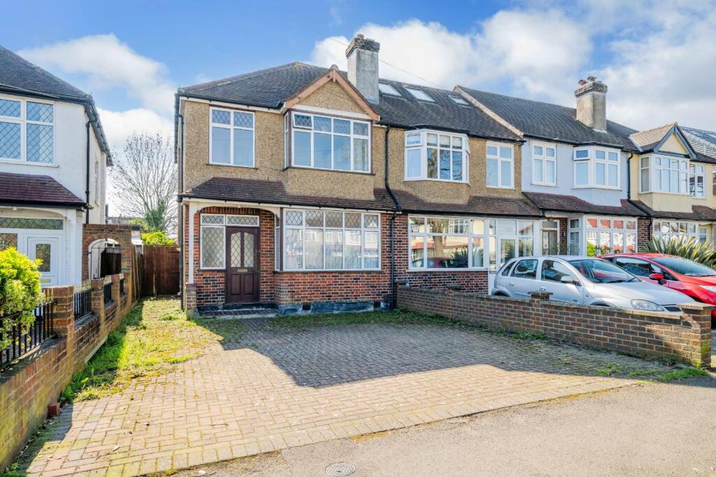 Main image of property: Sparrow Farm Road, Stoneleigh