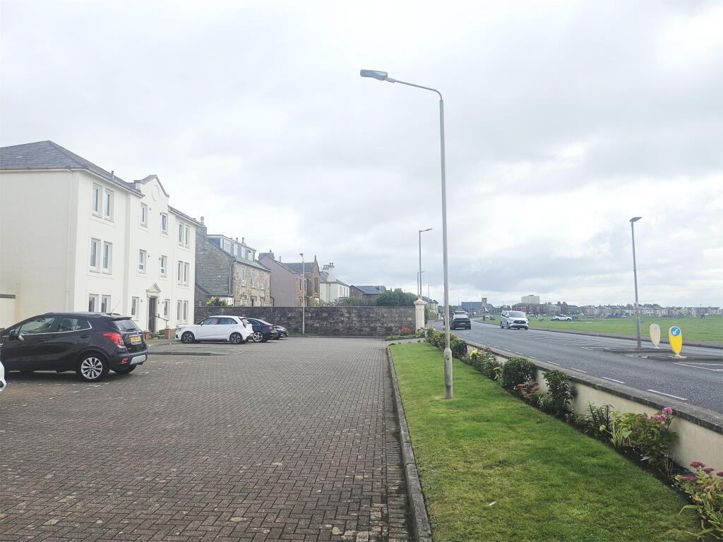 Apartment in Kilmarnock - View 4