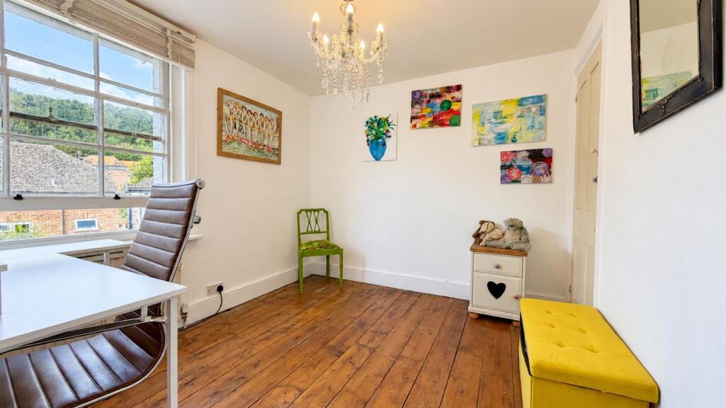 House in Tonbridge - More