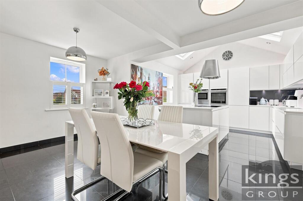 House in Harlow, Church Langley - View 3