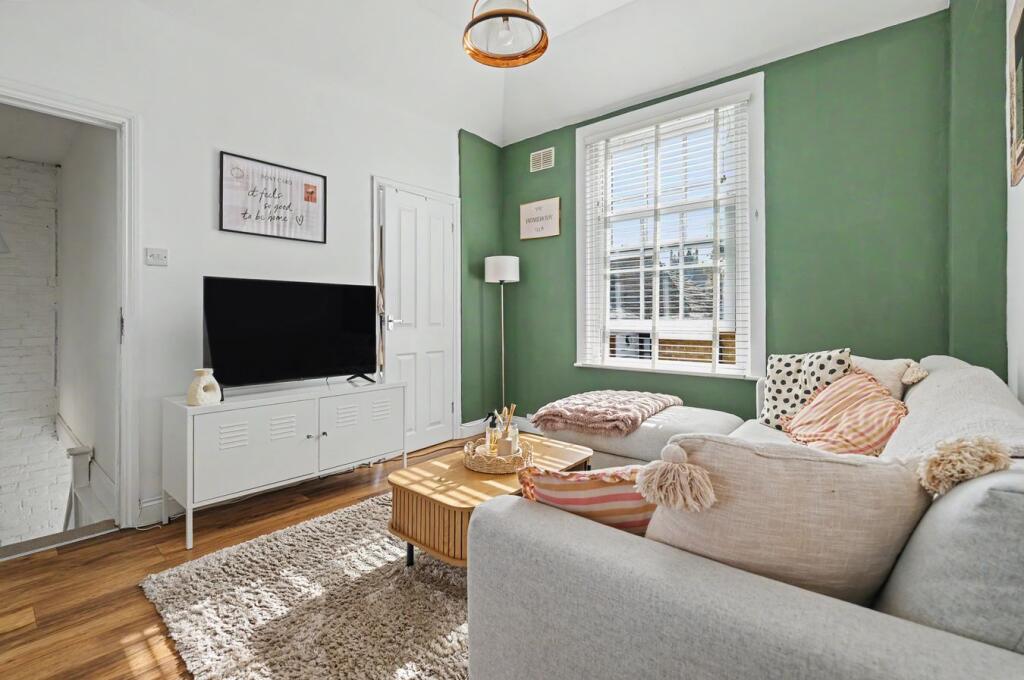 Apartment in Chelmsford - View 2