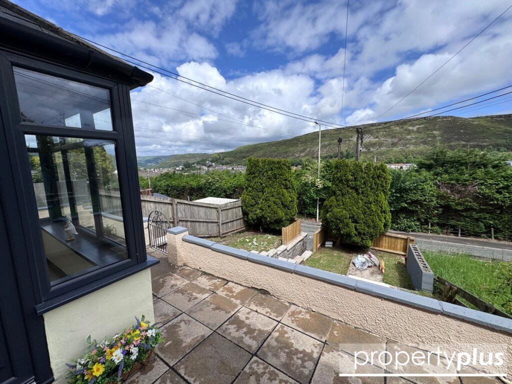 House in Tonypandy, Tonyrefail - View 2
