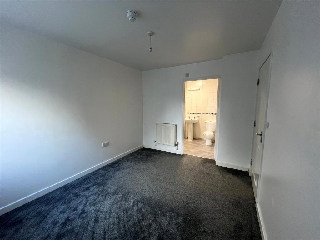 Additional image 9 of Two-Bedroom Apartment in the Heart of Shepton Mallet