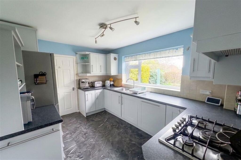 Montrose Court, Holmes Chapel, CW4 photo 3