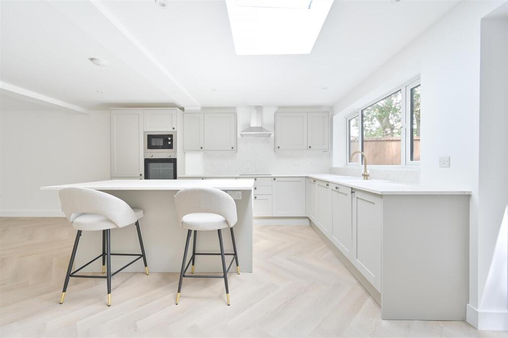 Wells Close, Harpenden - View 4