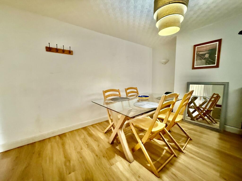 31 Heol Y Llan, Barmouth, LL42 1LD photo 4