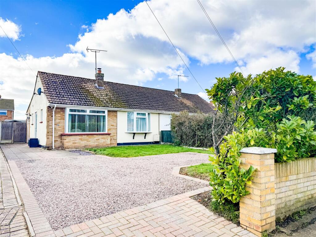 2-bed semi-detached on Gorse Lane, Great Clacton, Essex, £235,000