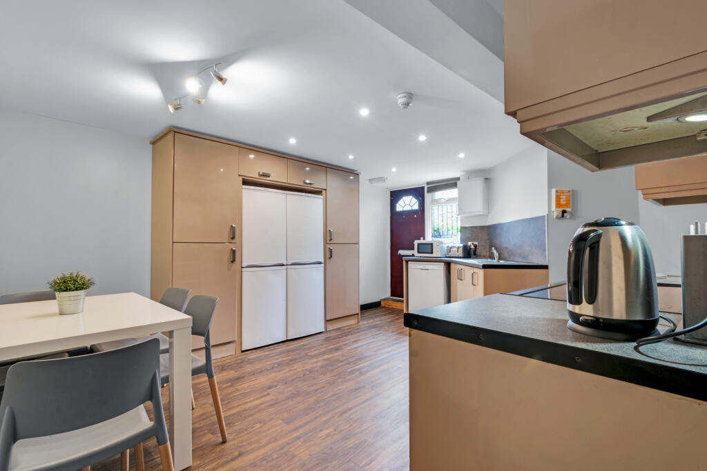 House in Leeds, Headingley Hill, Headingley - View 4